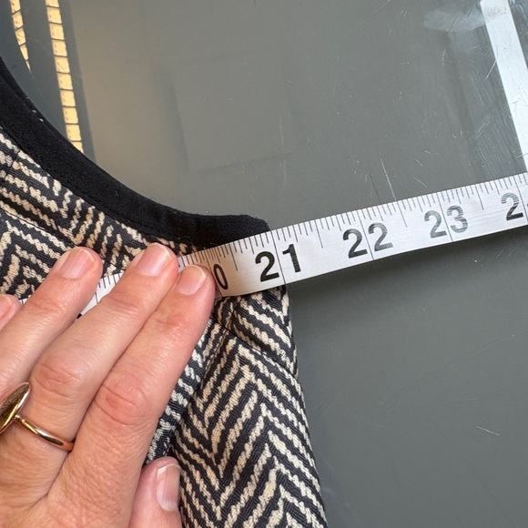 J. Crew Black grey Herringbone zip front high collar Vest w pockets size Medium - Picture 9 of 10